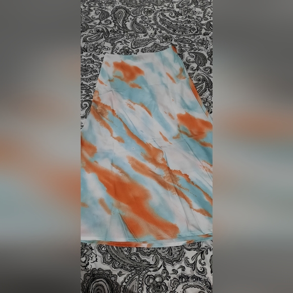 Shein silk satin skirts - Picture 5 of 5